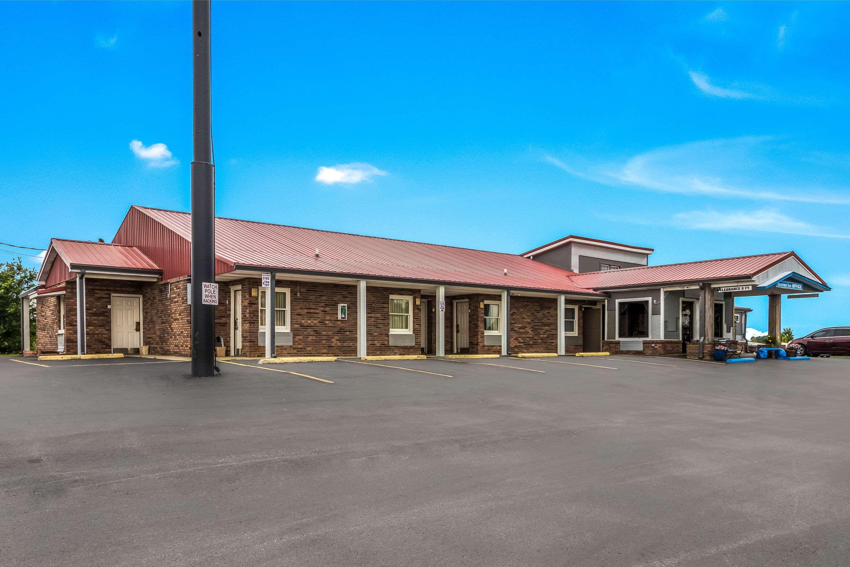 Rodeway Inn Cadiz Exterior photo